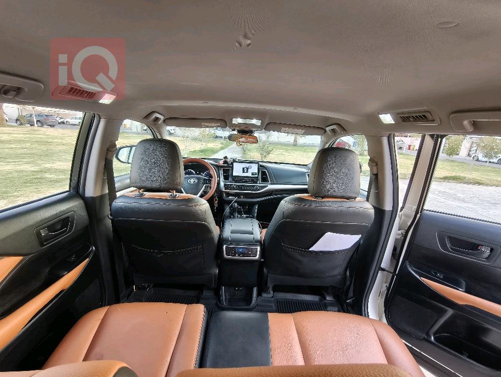 تۆیۆتا هایلاندەر